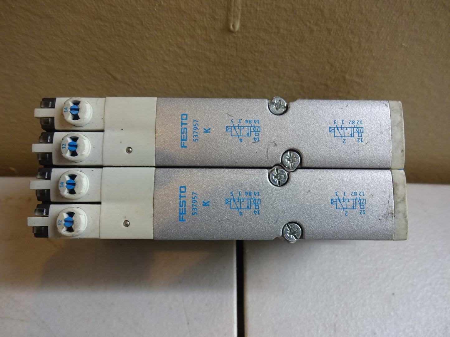 FESTO VMPA2-FB-EMS-4 WITH TWO 537957 K / AND 538000 SUB BASE MANIFOLD