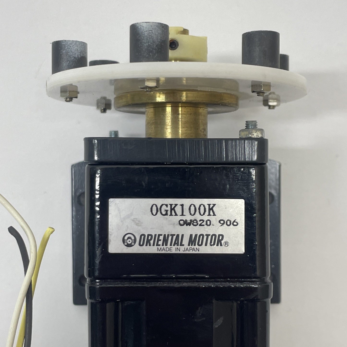 ORIENTAL MOTOR ORK1GK-A3 1W 100V 0.14A REVERSIBLE MOTOR w/ OGK100K GEAR HEAD BOX