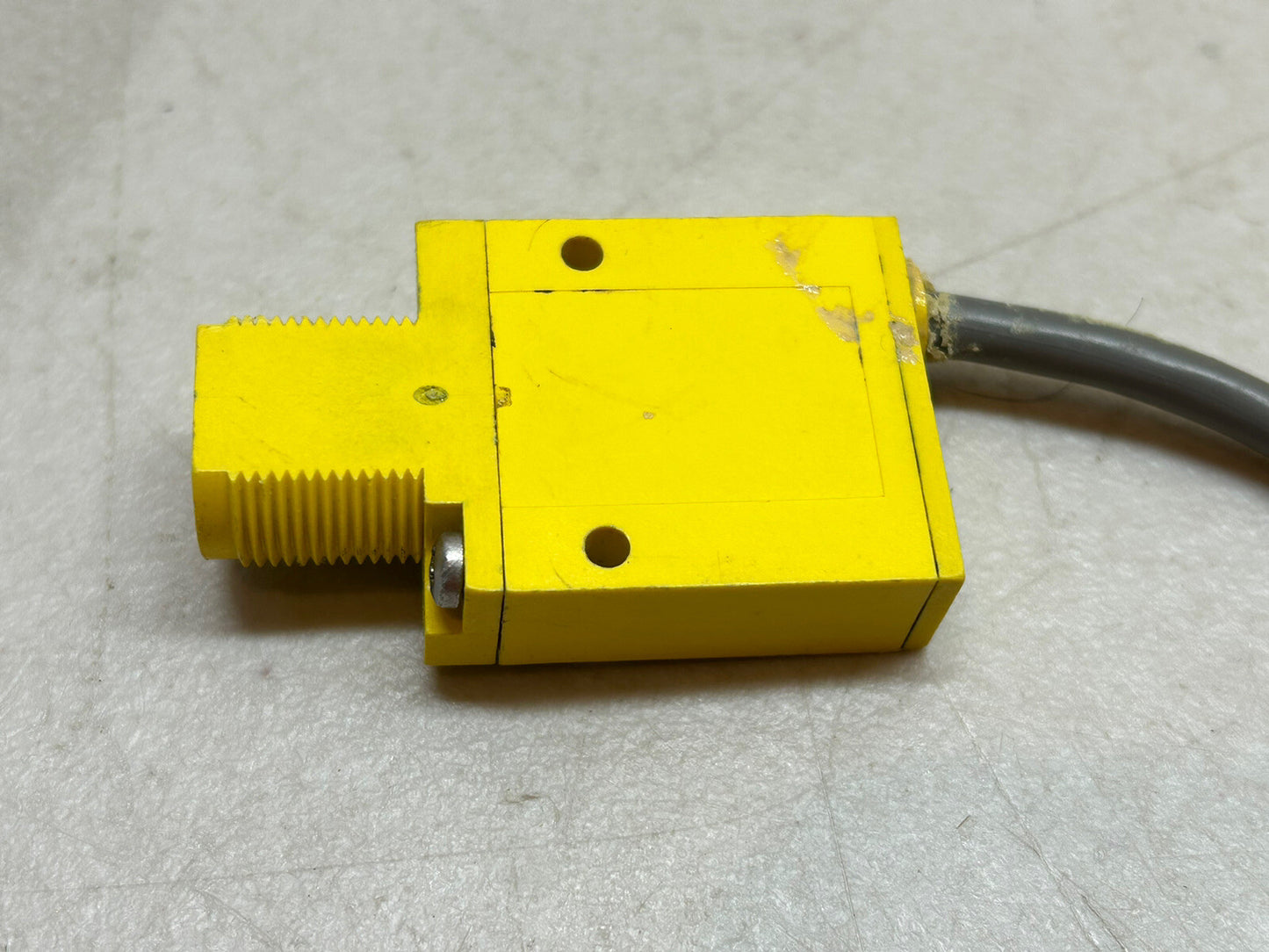 BANNER SM312D / 25619 MINI-BEAM SENSOR TO 4-PIN CIRCULAR CONNECTOR