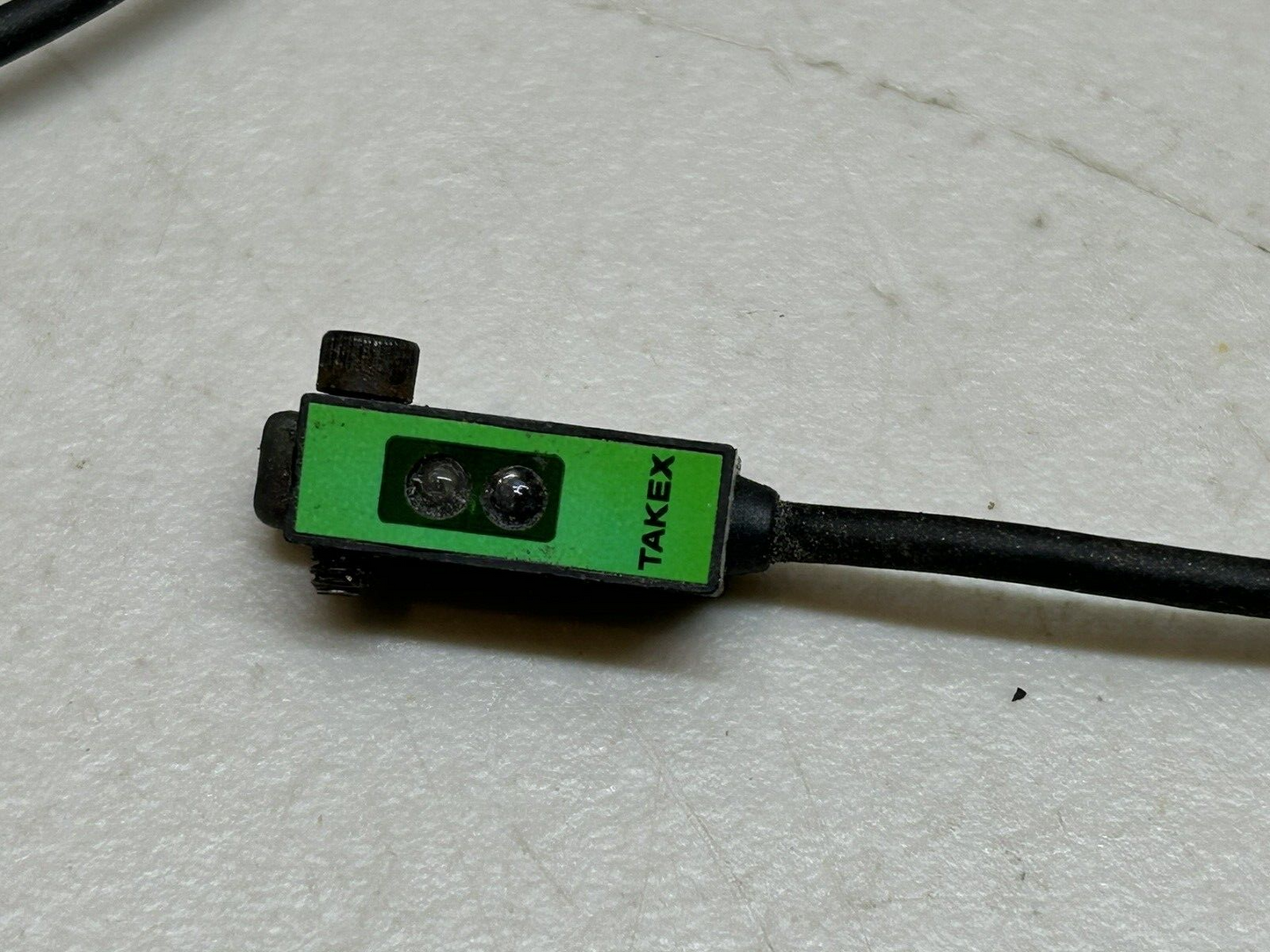 TAKEX UM-Z3S / EMBEDDED AMPLIFIER PHOTO SENSOR 12-24V