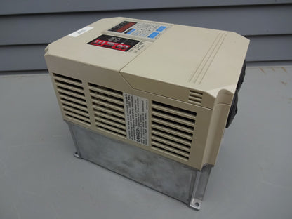 EMS CIMR-PCU40 / P7PC3-40P7 / 606PC3 / 3PH 380-460VAC 5-/60HZ 2.9A