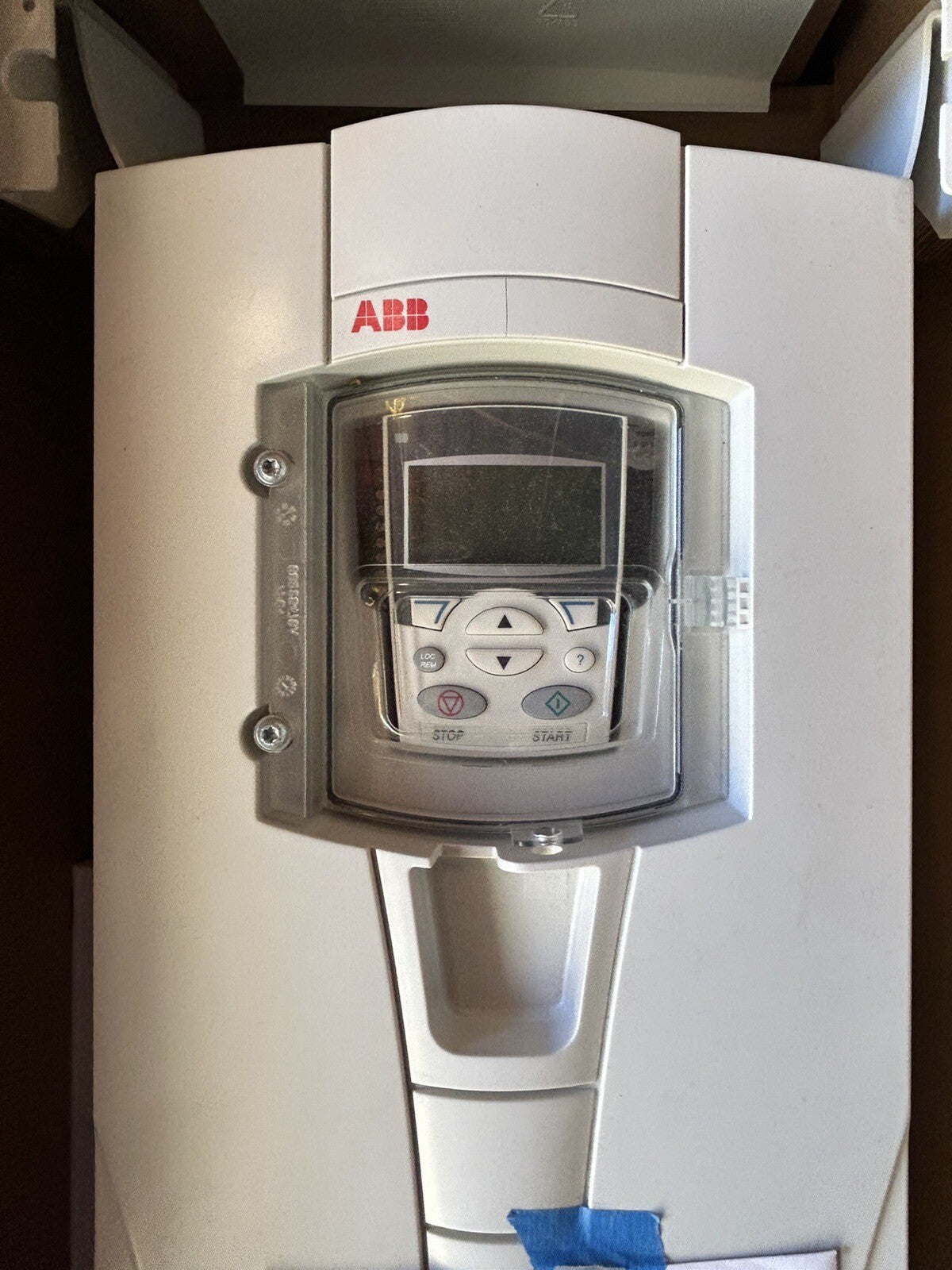 ABB ACS550-U1-038A-4+B055 / AC DRIVE 25HP / 18.5KW 380-480V 38A / REPAIRED