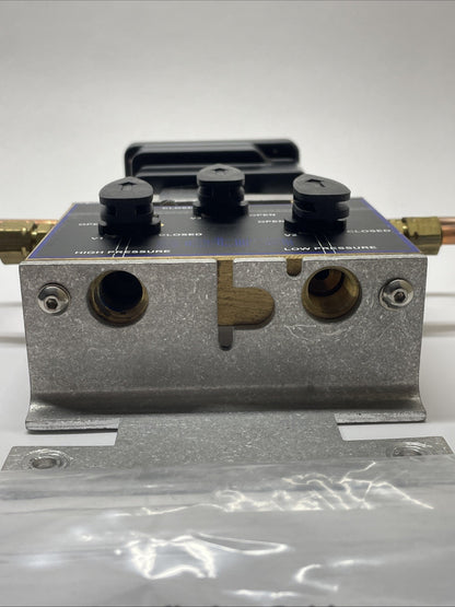 Setra 230 Series  2301100PD3V11BC  4-20 mA Pressure Transmitter 0-100 PSID