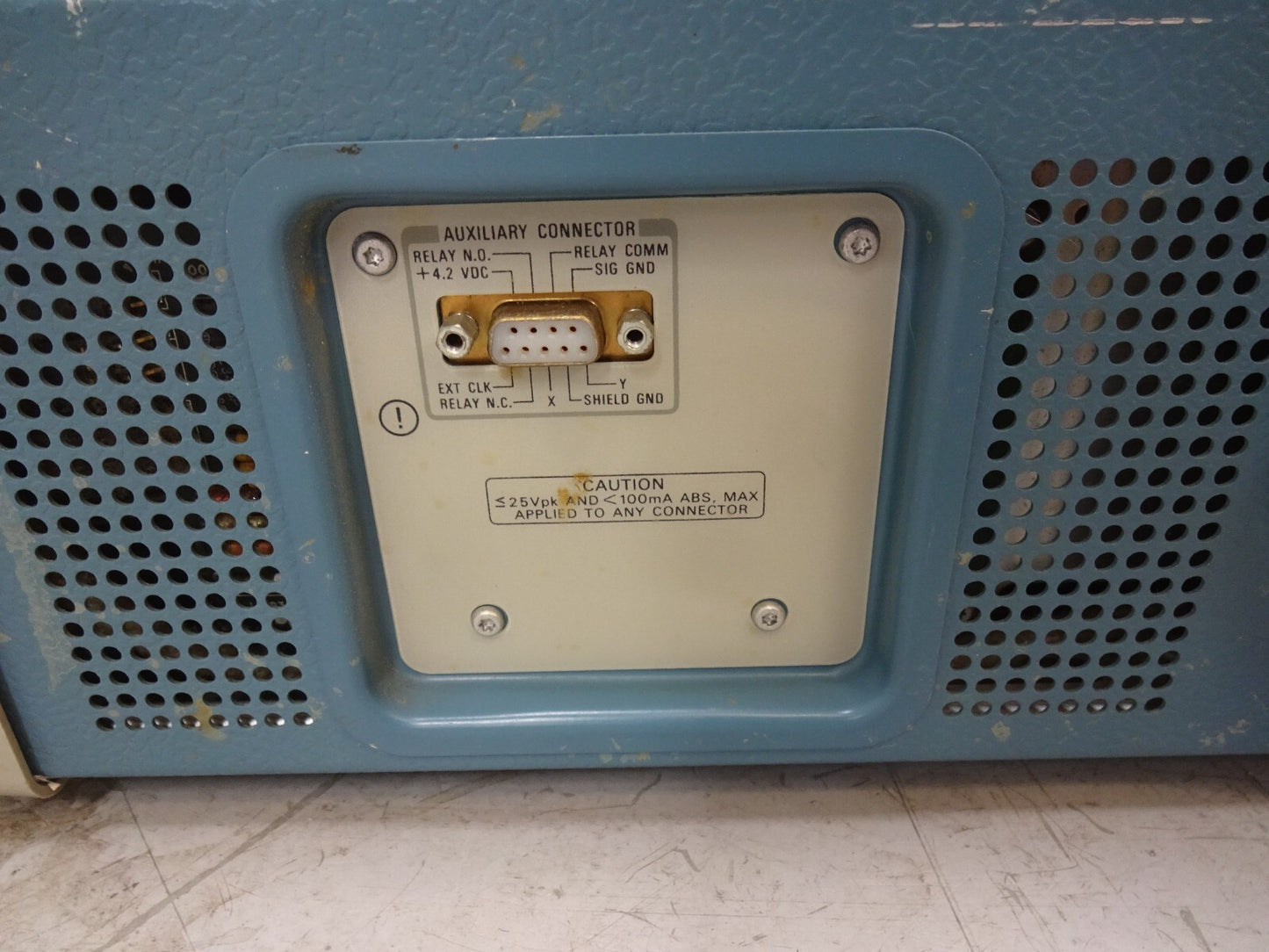 TEKTRONIX 2221 DIGITAL STORAGE OSCILLOSCOPE TWO CHANNEL 60 MHZ