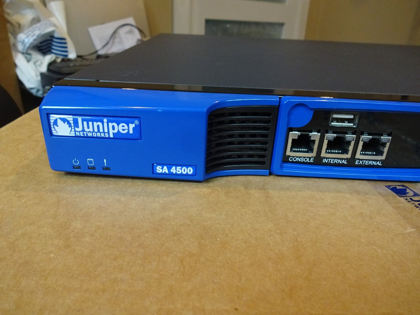 JUNIPER NETWORKS SA4500 SSL VPN APPLIANCE JNMR1 AC IP 100-240V 60-50HZ 3-1A NEW