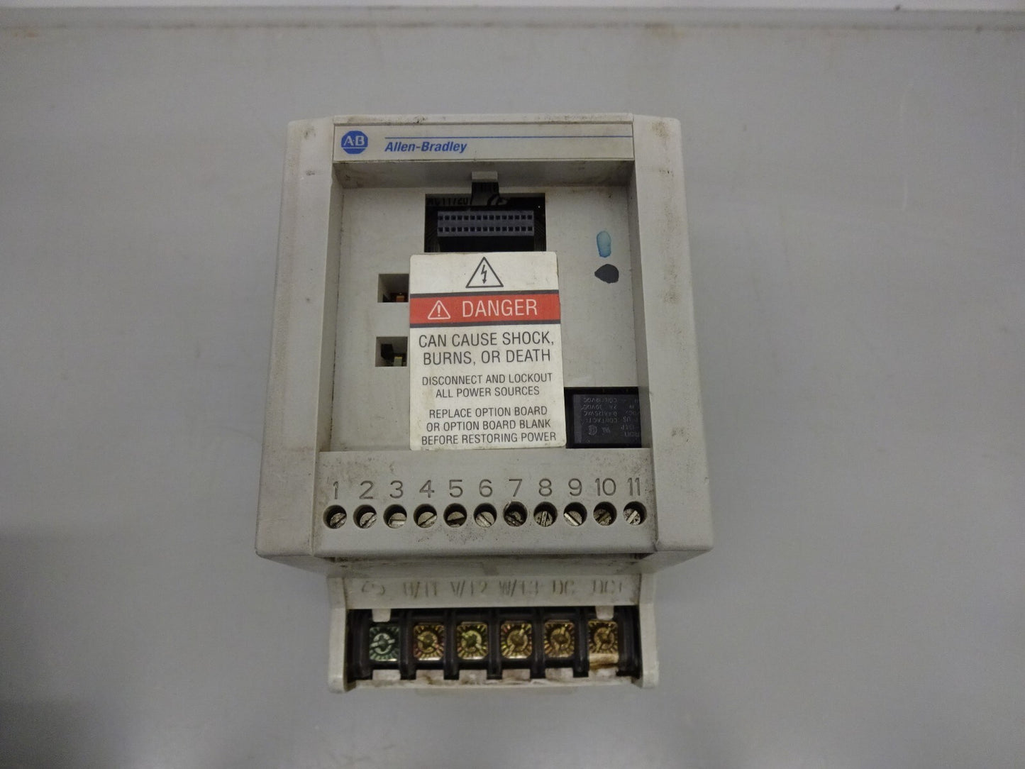 ALLEN BRADLEY 160-BA04NPS1 C SPEED CONTROL DRIVE 2HP / 2HP 1.5KW / PRESET SPEED