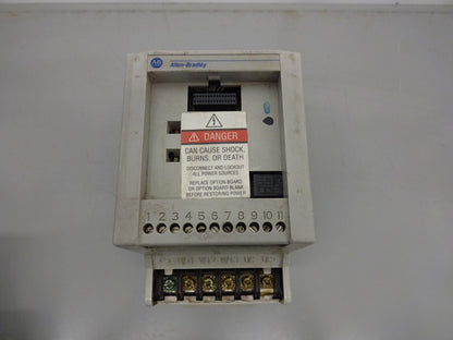 ALLEN BRADLEY 160-BA04NPS1 C SPEED CONTROL DRIVE 2HP / 2HP 1.5KW / PRESET SPEED
