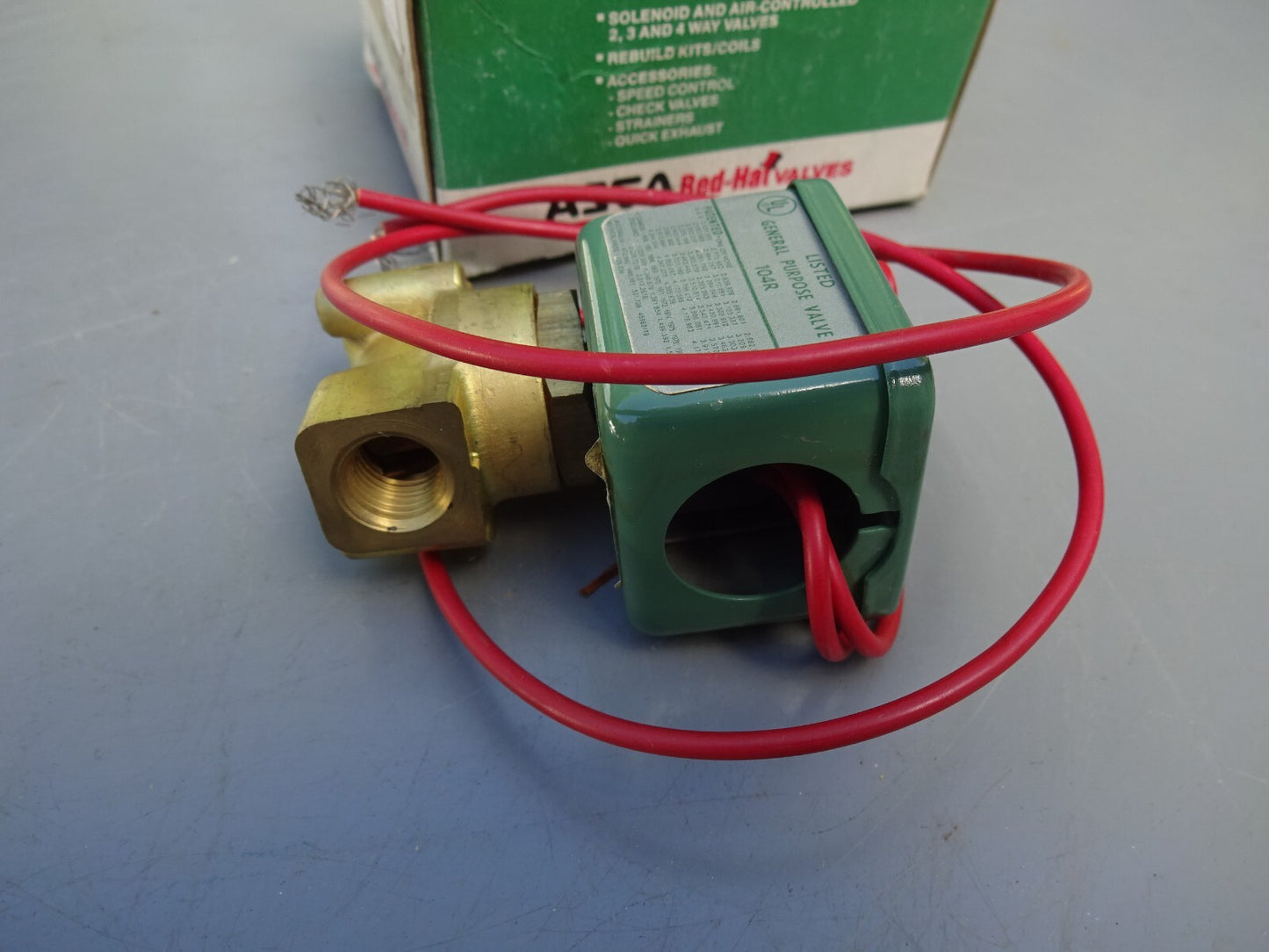 ASCO 8262091 / 110/50 120/60 VOLTS SOLENOID VALVE 1/8" / NEW WITH BOX