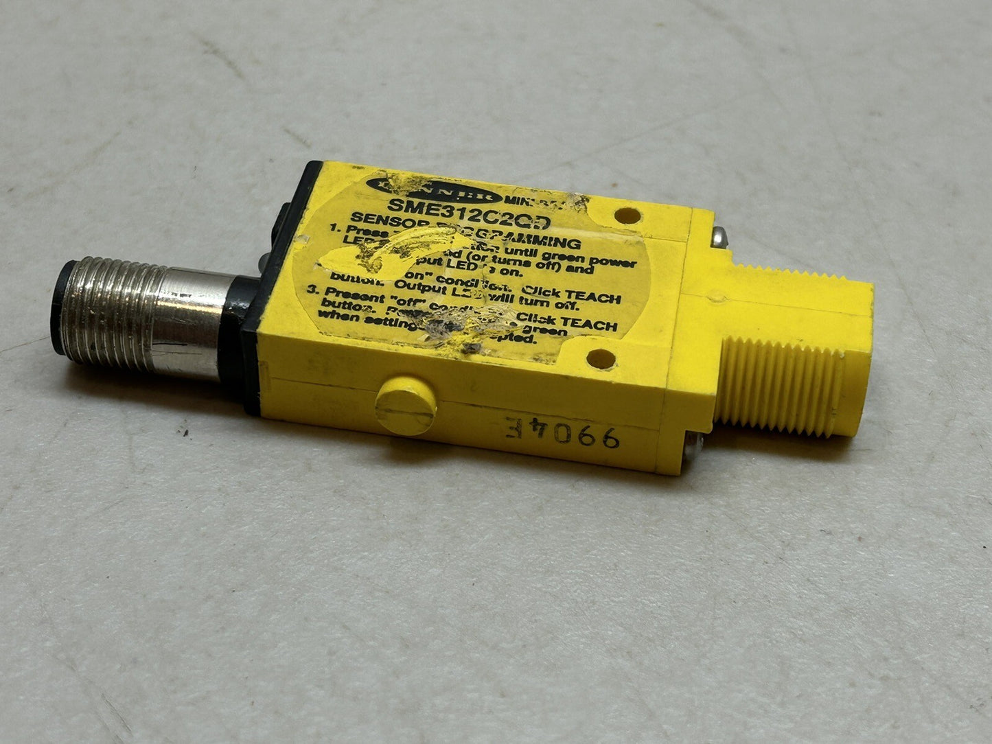 BANNER SME312C2QD / 56953 MINI-BEAM SENSOR / USED AS SAMPLE ONLY