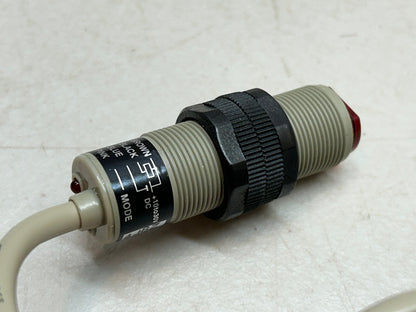 SUNX CY-22 / PHOTOELECTRIC SENSOR / USED AS SAMPLE UNIT ONLY