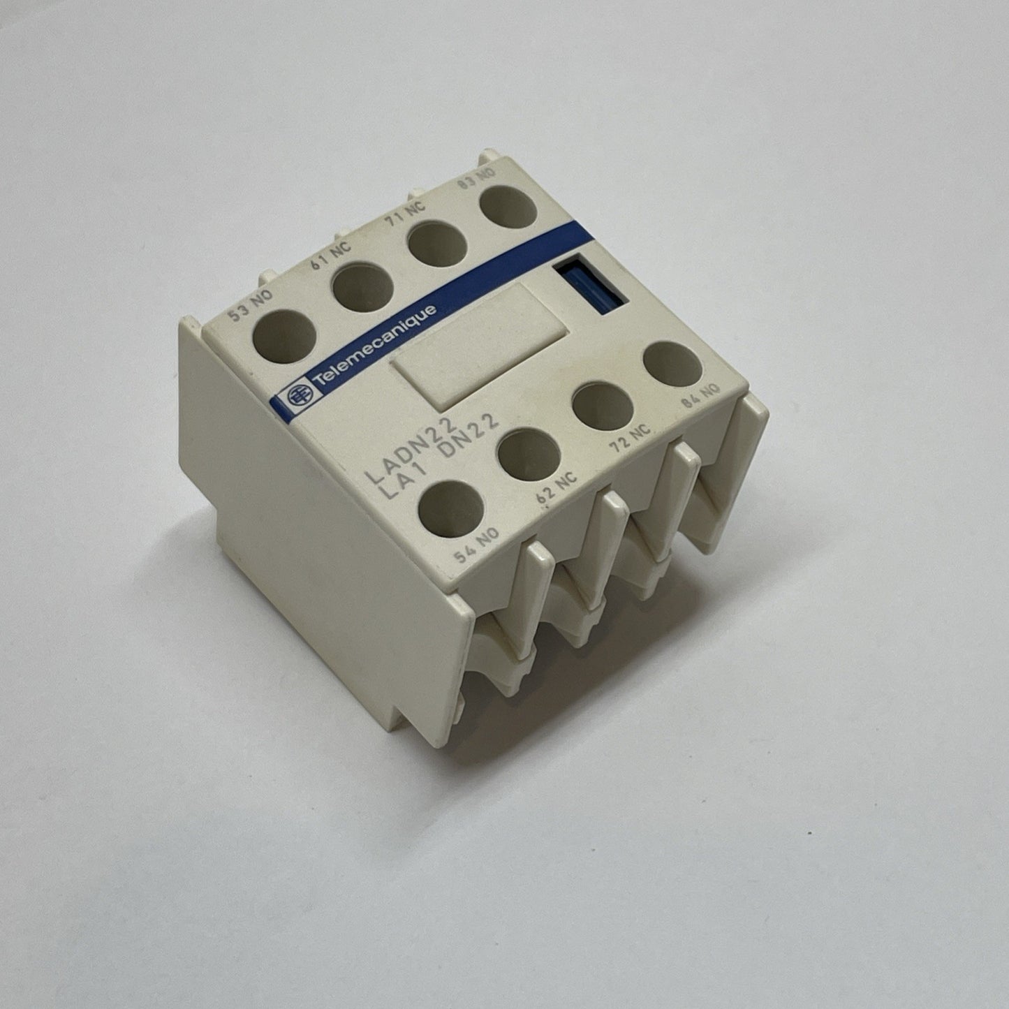 TELEMECANIQUE LADN22 U 10A 690V 4 POLE