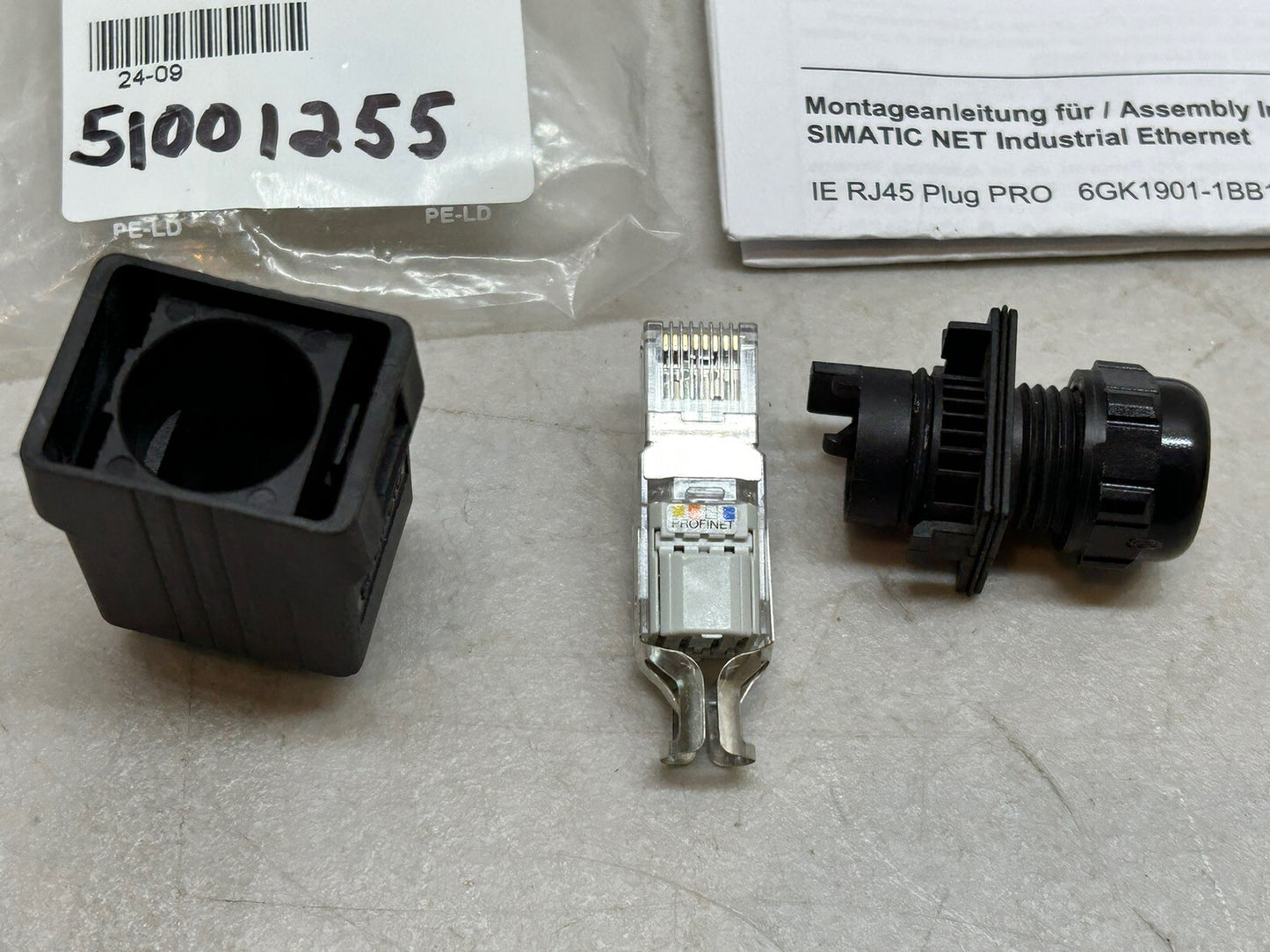 SIEMENS 6GK1901-1BB10-6AA0 / SIMATIC NET INDUSTRIAL ETHERNET RJ45 PLUG PRO / NEW