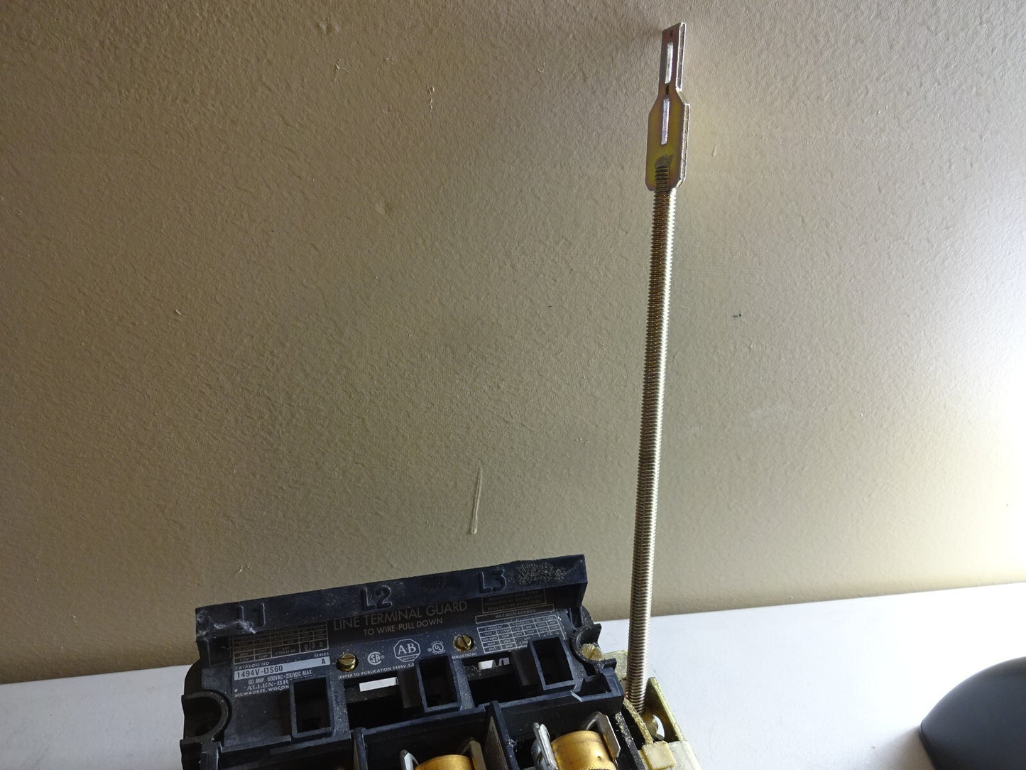 ALLEN BRADLEY 1494V-DS60 / DISCONNECT SWITCH WITH 1494V-FSR666 AND FUSES SER A