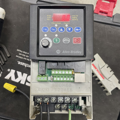 Allen Bradley 22A-D6P0N104 /A PowerFlex 4 AC Drive 480 VAC 3PH 2.2kW / 3HP