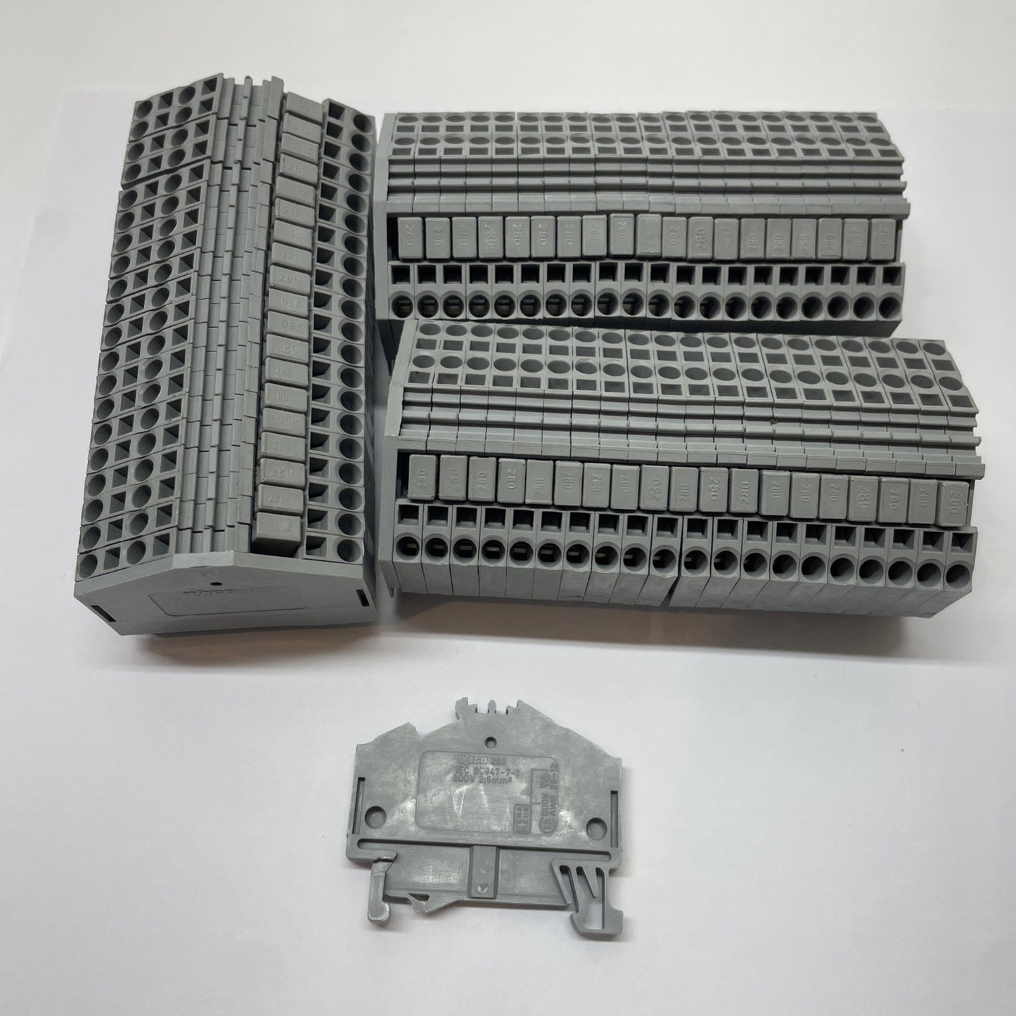 (LOT OF 60) WAGO 280 IEC-60947-7-1 TERMINAL  800V 2.5MM 3-POLE