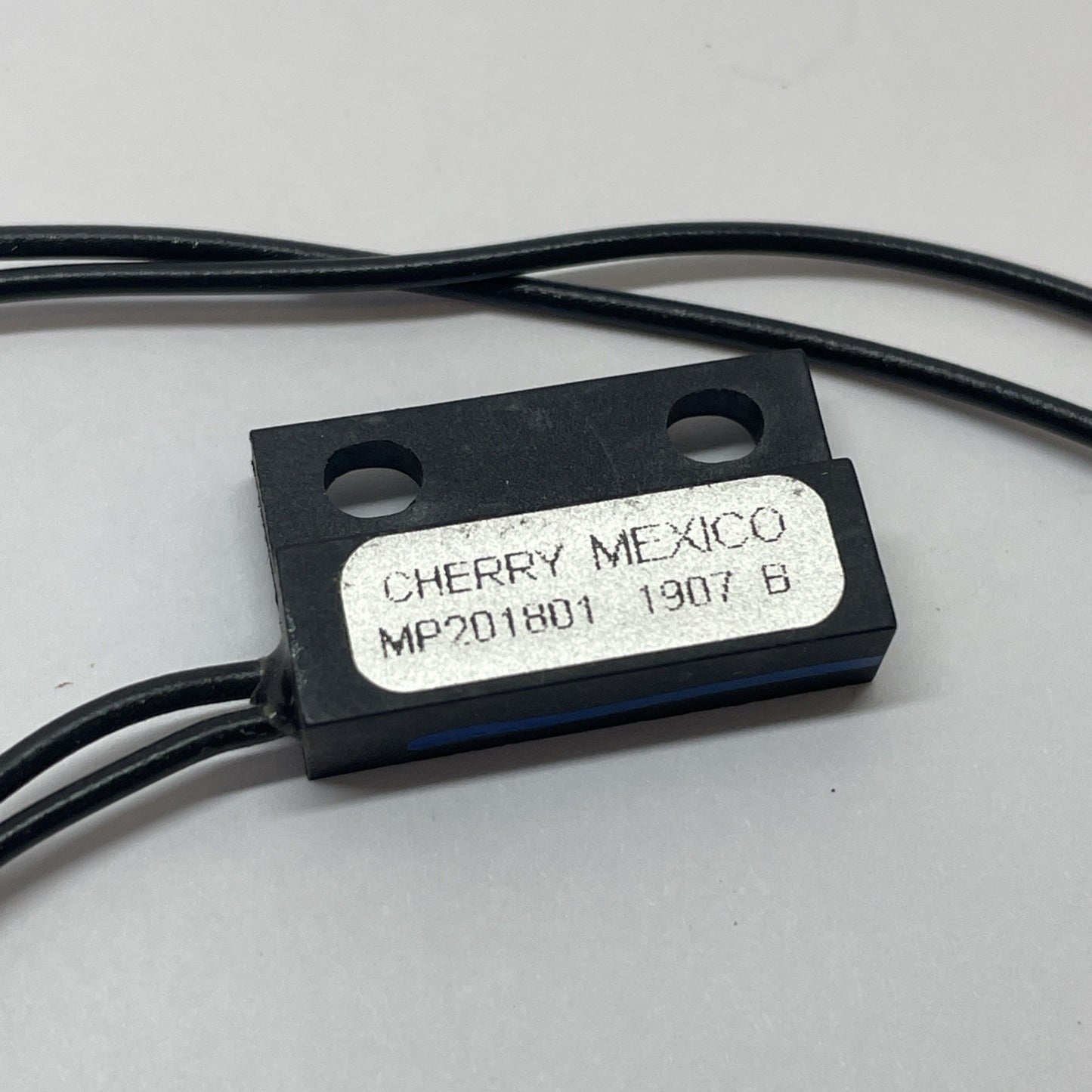 1PC ZF Electronics MP201801 Magnetic Proximity Sensor Reed Switch SPST-NO