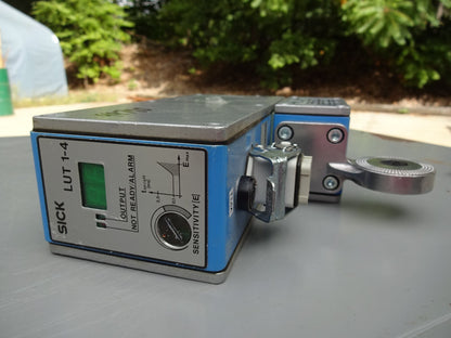 SICK LUT1-400 LUMINESCENCE SENSOR / 1 007 626 / 0011 0034