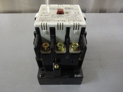 FUJI 2NC2F0#22SE / TYPE SC-2SN/SEUD / MAGNETIC CONTACTOR 3 POLE 600V STARTER 70A