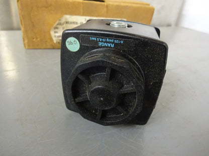 WILKERSON R28-04-F0G0 / R28 REGULATOR 0-125 PSIG MAX INLET 300 / NO GAUGE / NEW