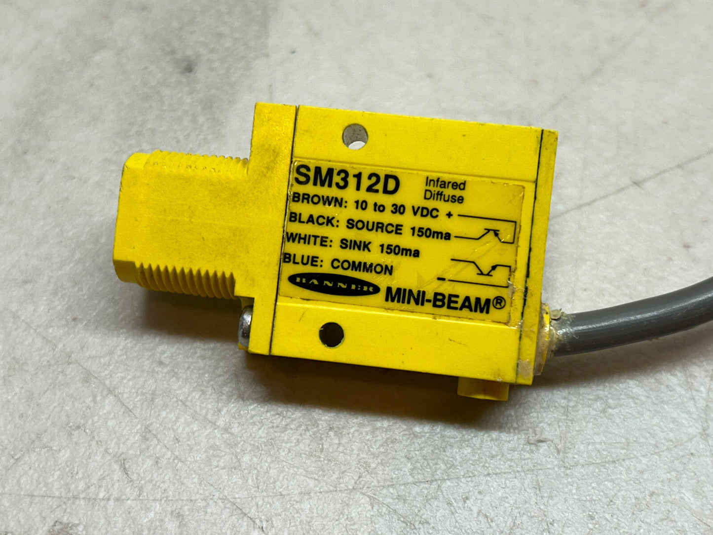 BANNER SM312D / 25619 MINI-BEAM SENSOR TO 4-PIN CIRCULAR CONNECTOR