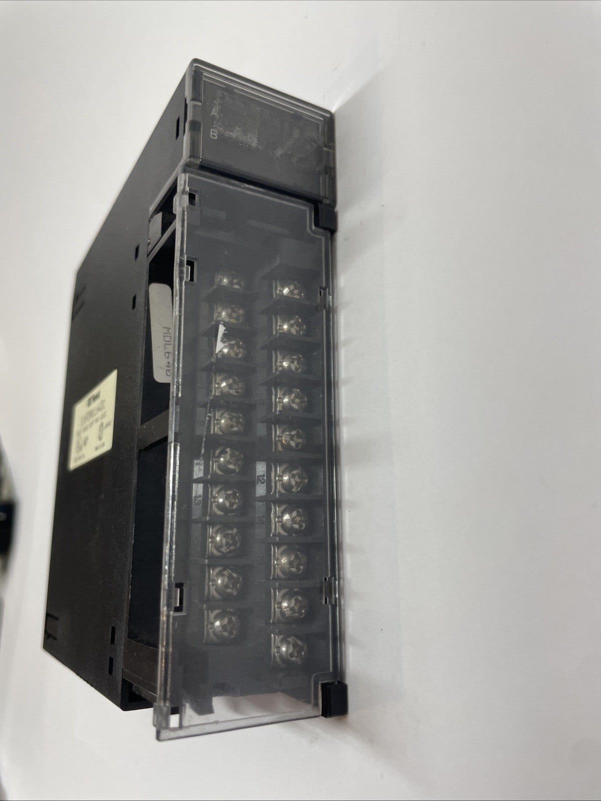 GE Fanuc IC693MDL640C 24 V DC Input Module 16-Point Positive Logic Series 90-30