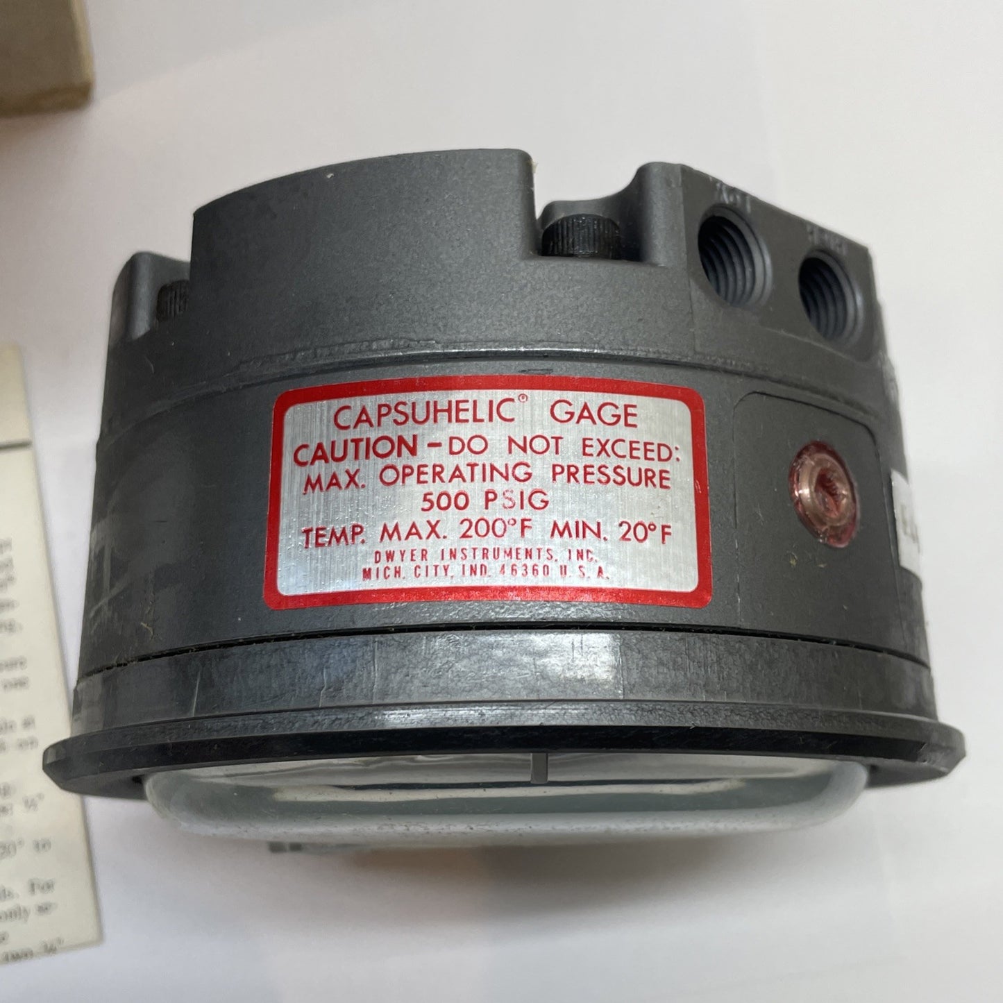 NEW Dwyer 4002 Capsuhelic Differential Pressure Gage – 0-2" W.C.