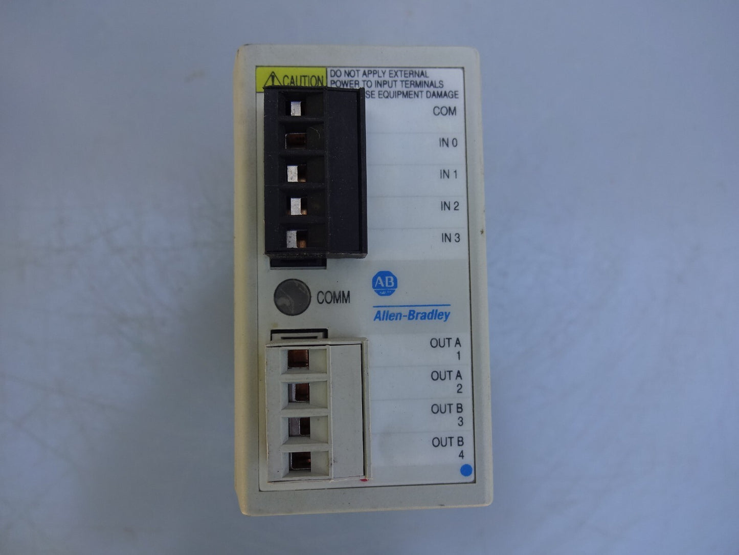 ALLEN BRADLEY 100-DNX42R / DEVICENET STARTER AUXILIARY 240 VAC 5A OUTPUT SER A