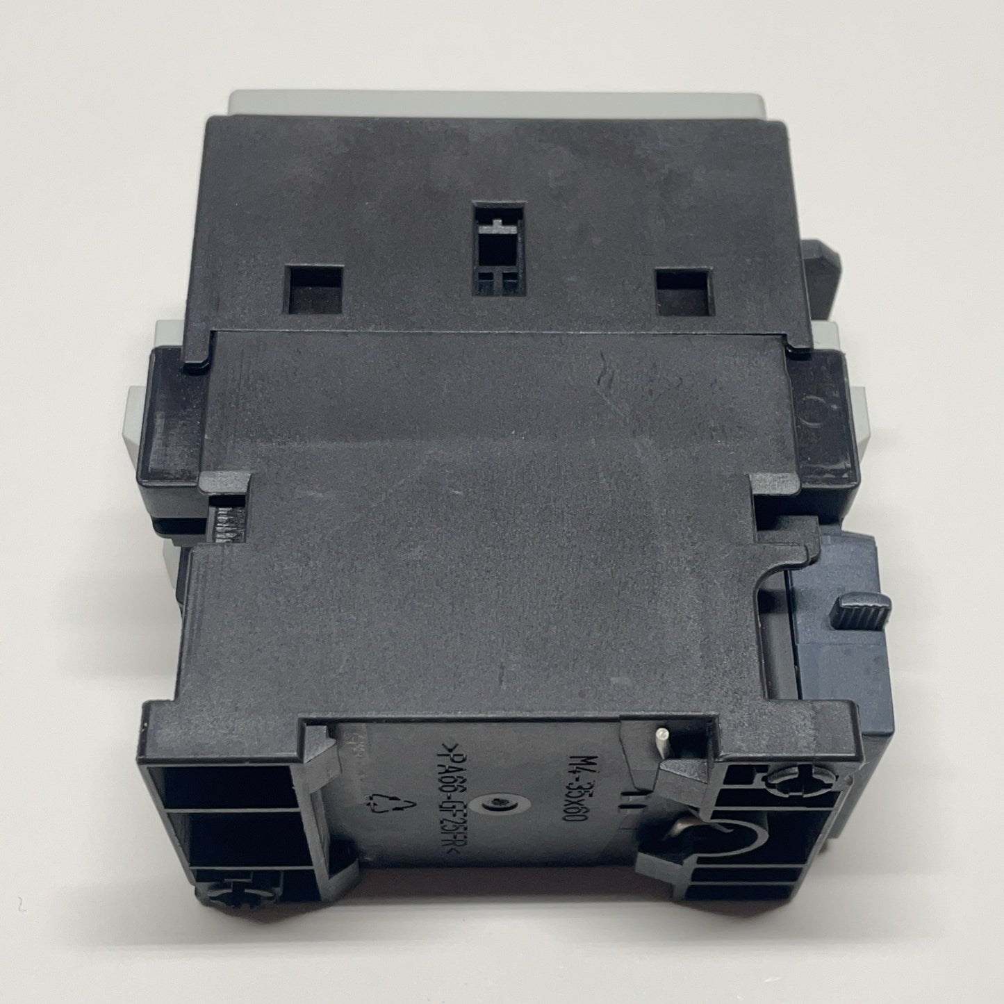 Siemens SIRIUS 3RT1026-1A 3-phase 3-pole Contactor 40A 690V 3ZX1012-0RT02-1AA1