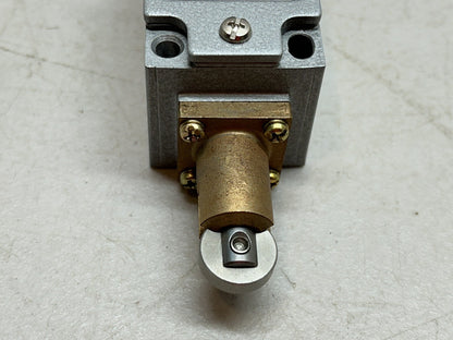 MATSUSHITA AZ5502 / LIMIT SWITCH 10A 125V 6A 250V / NEW IN BOX