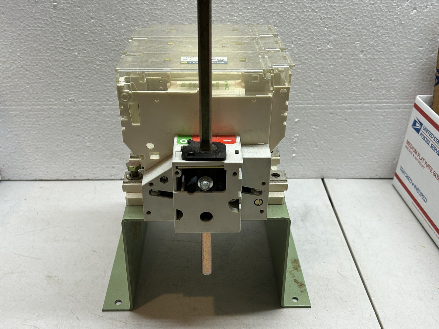 SOCOMEC IEC 947-3 / 23A 160A 500V-50HZ FUSERBLOC FUSE COMBO SWITCH UI 750V~ 15W