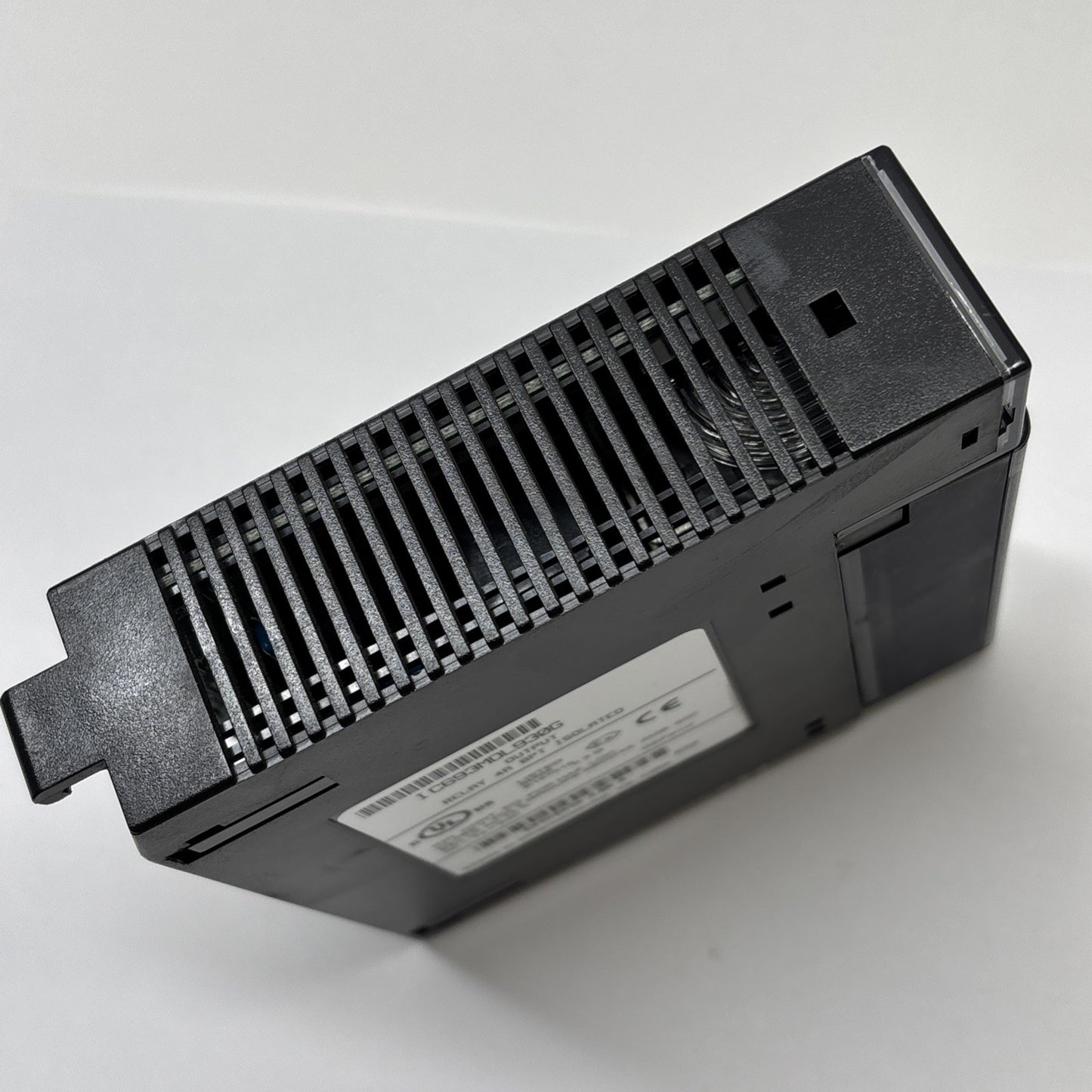 GE Fanuc IC693MDL930G Series 90-30 Isolated Relay Output Module 8PT 4A