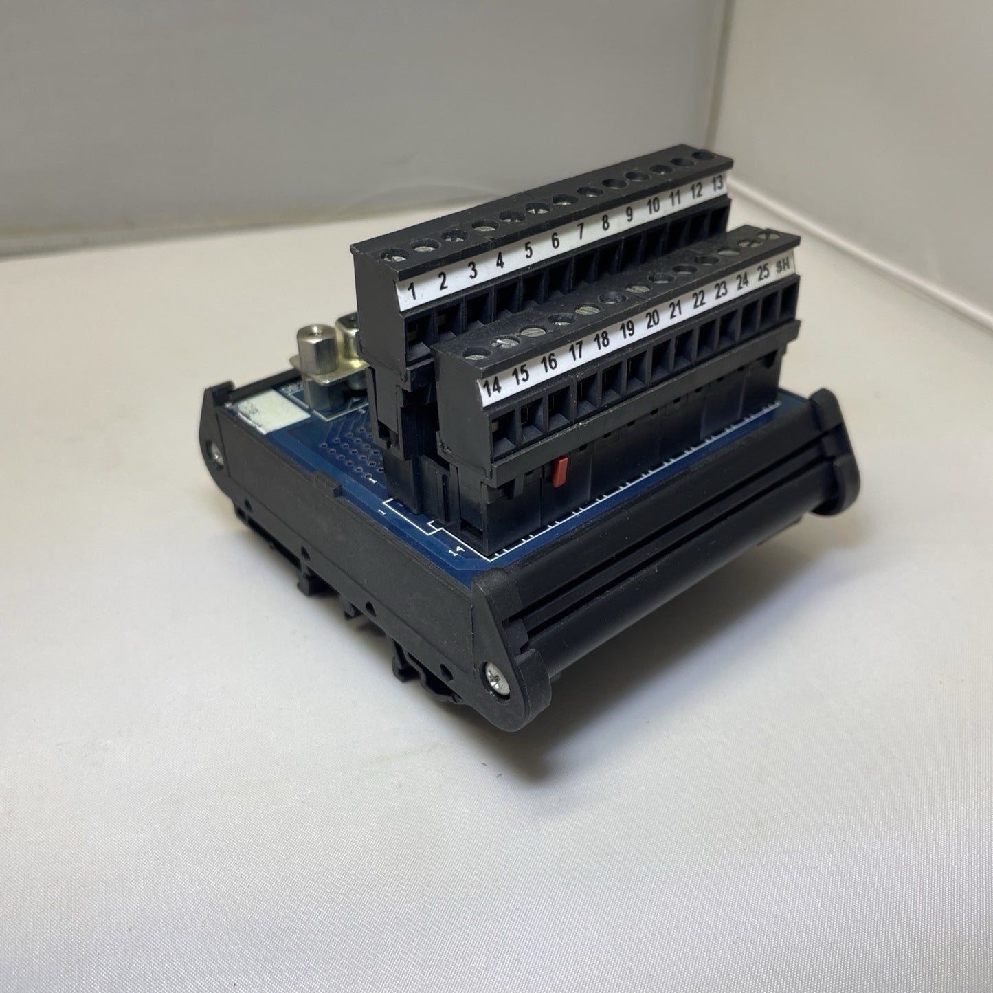 XDS25F DB25 Female Breakout Board with a 25 Pin D-Sub Connector