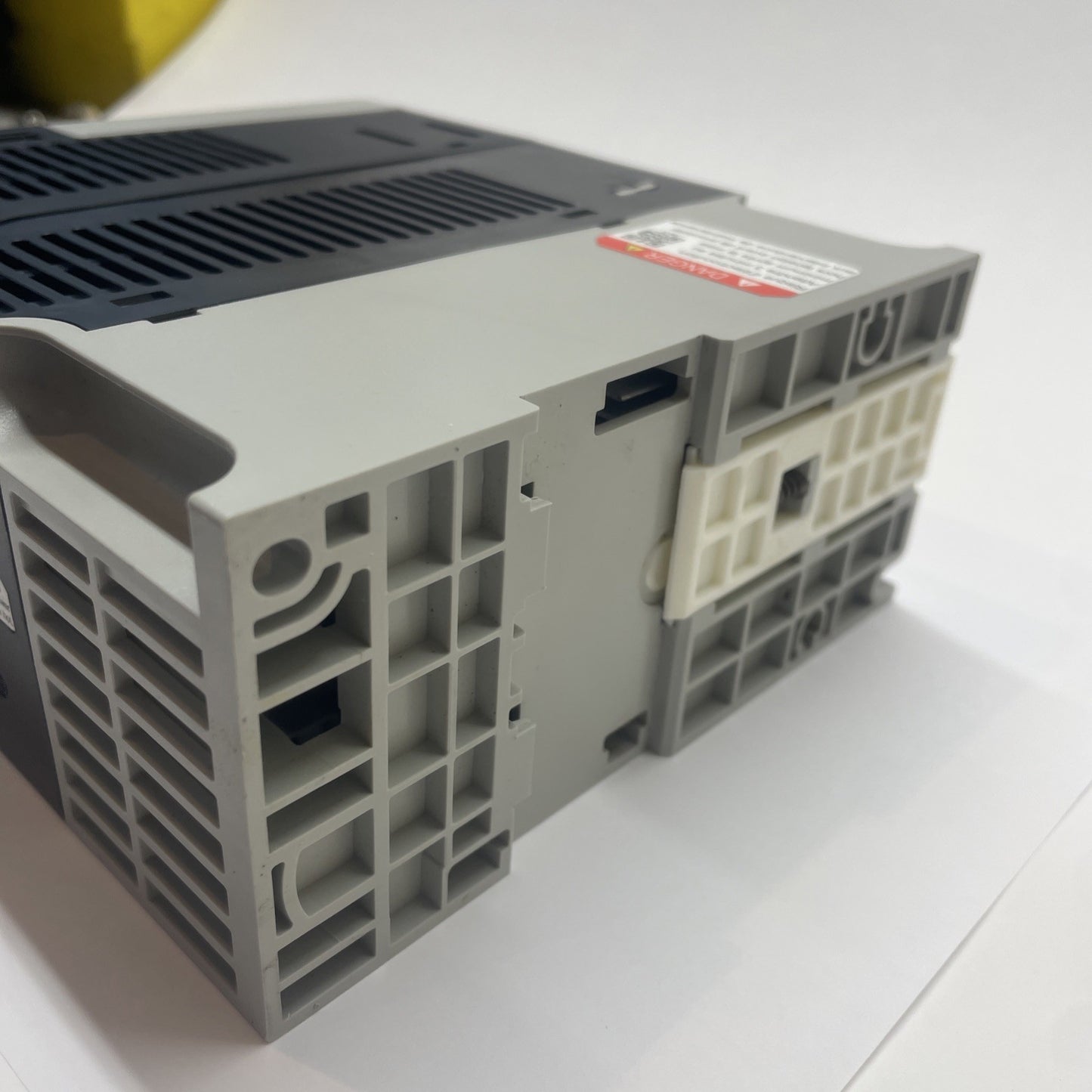 Allen-Bradley 25C-A2P5N104 /A PowerFlex 527 AC Drive 0.5HP 200-240V VFD