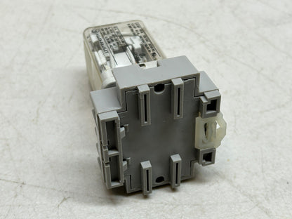ALLEN BRADLEY 700-HA33A1-1-4 RELAY SER A 120VAC 700-HN126 BASE