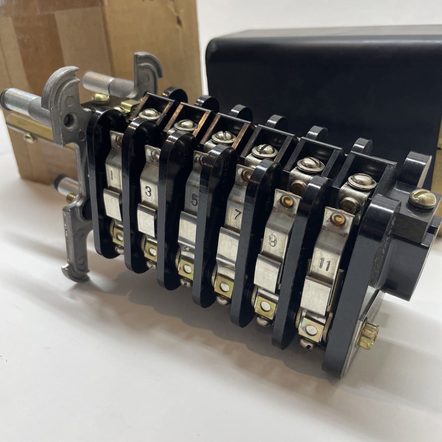 GE 16SB1FB8A18SUM4Y Aux Control Switch, SB-1 Cam Switch, 6-Stage 8-Position
