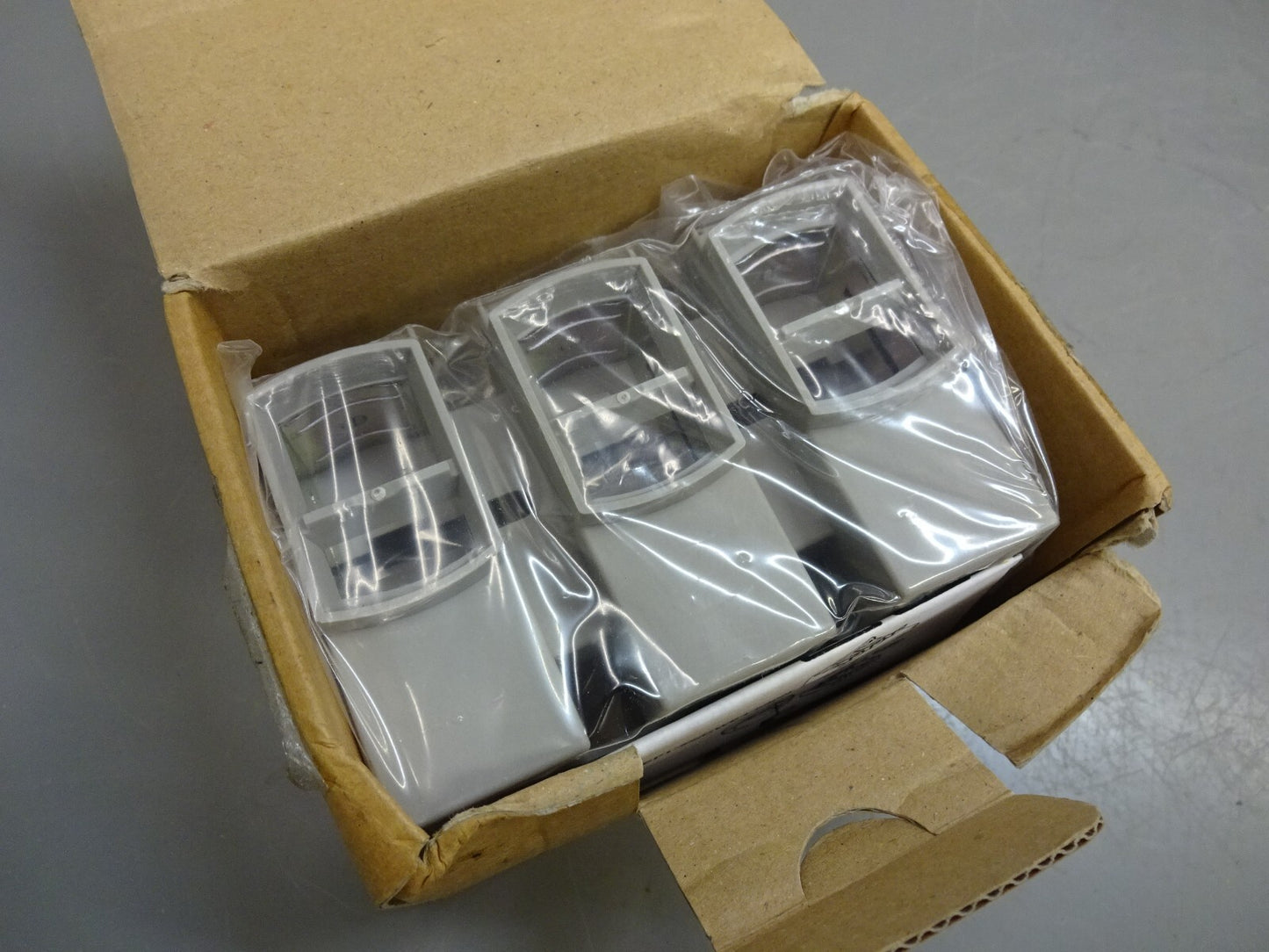 SPRECHER+SCHUH CA6-HB2 / FRAME TERMINAL BLOCK SET / NEW BOX OF 2