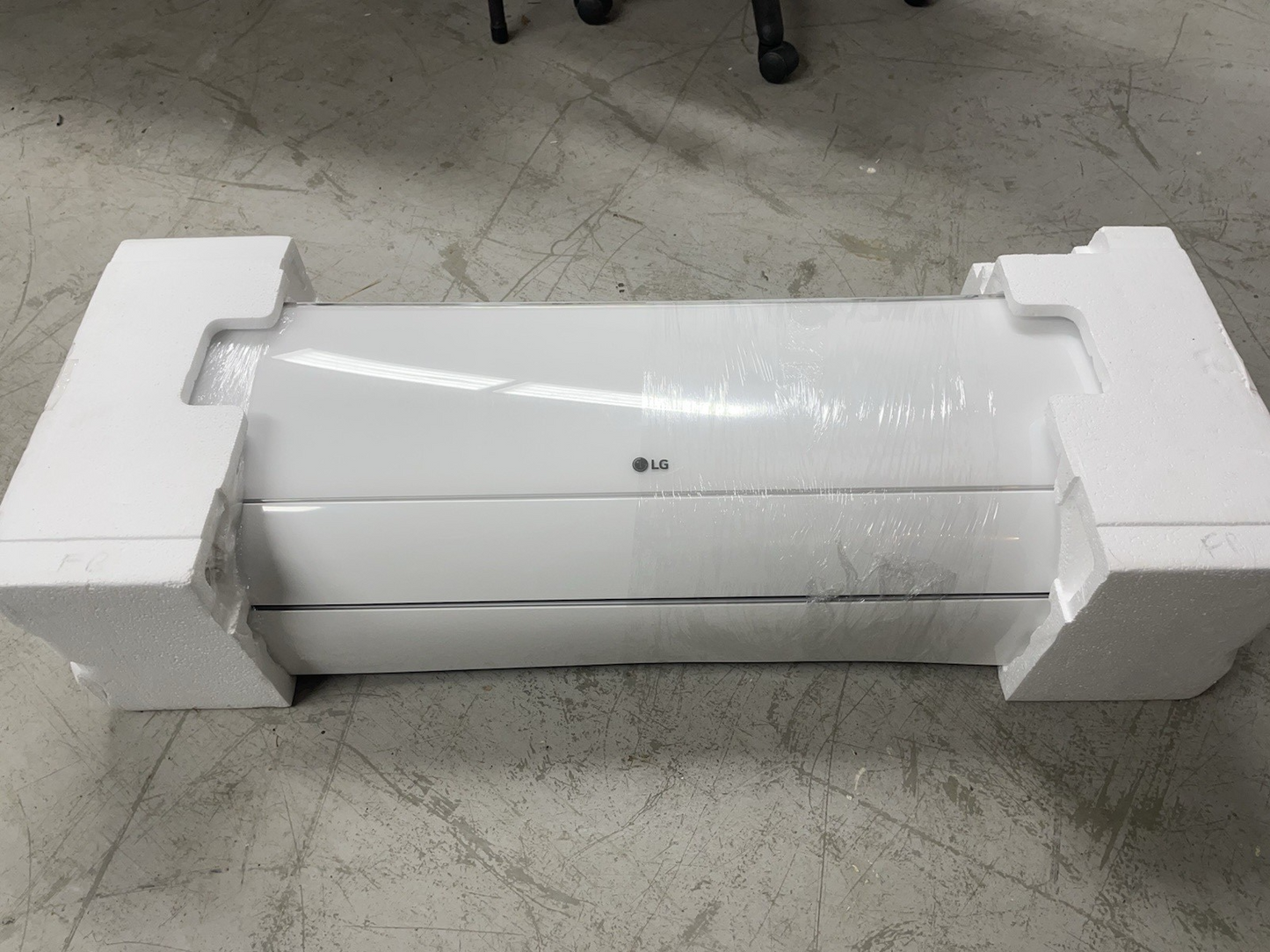 LG Electronics LSN181HSV5 18,000 BTU Dual Inverter Smart Wall-Mount Indoor Unit