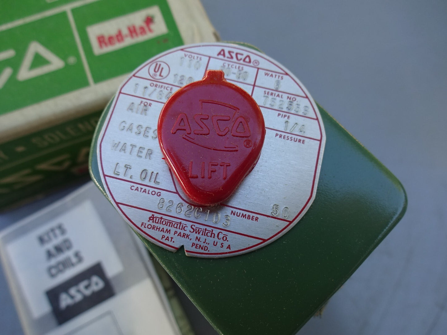 ASCO 8262C103 2-Way Solenoid Valve 1/4" NPT 120 VAC