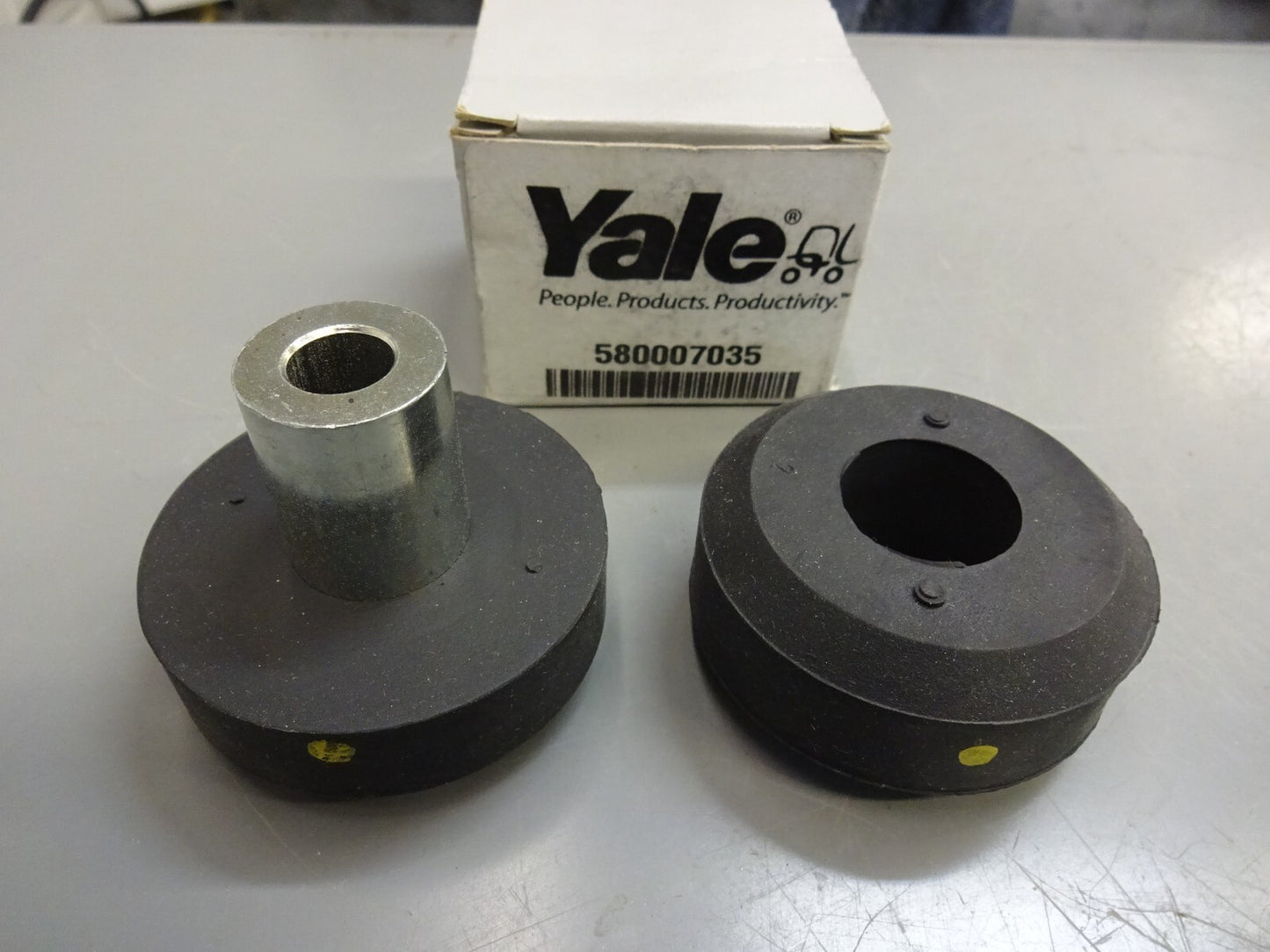 Yale 580007035 Industrial Forklift Mount Replacement Part Component