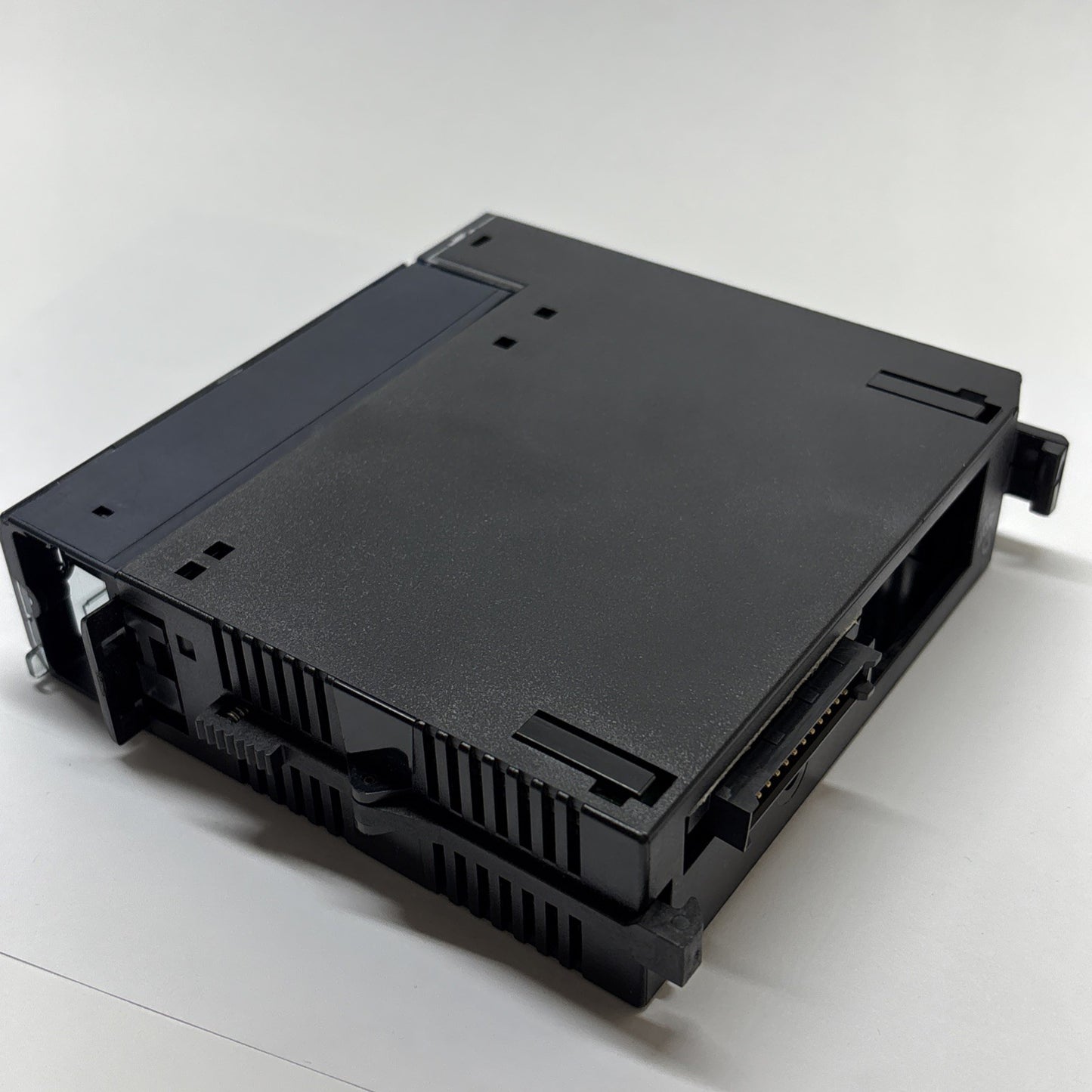 GE Fanuc IC693MDL930G Series 90-30 Isolated Relay Output Module 8PT 4A