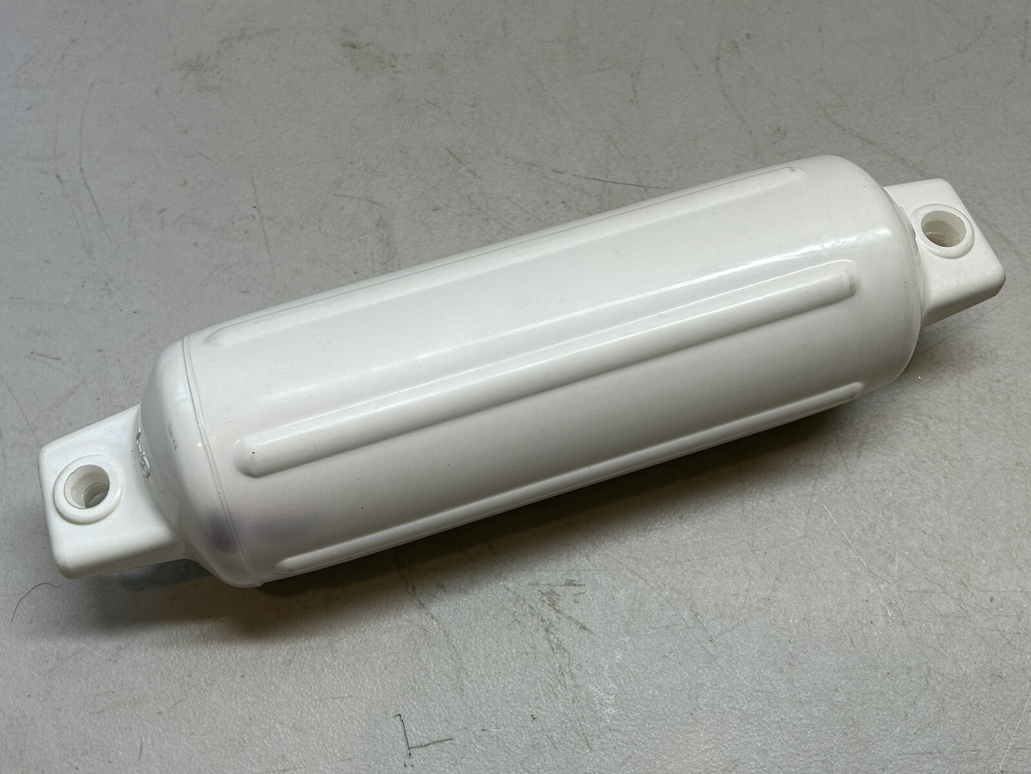 POLYFORM G-1 MARINE FENDER 3.5 X 13 INCH WHITE / NEW OLD STOCK