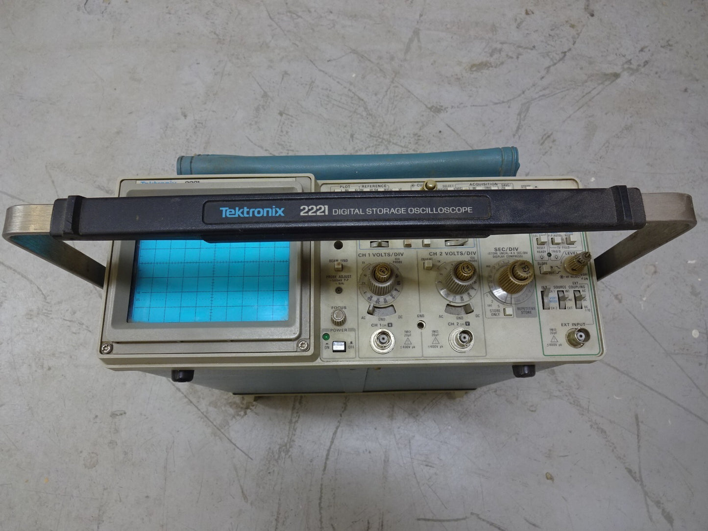 TEKTRONIX 2221 DIGITAL STORAGE OSCILLOSCOPE TWO CHANNEL 60 MHZ