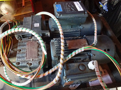 SEW EURODRIVE R27DT80K4BM61HR / DFT80K4BM61HR 3PH 230YY/460Y V 2.90/1.45A  .75HP