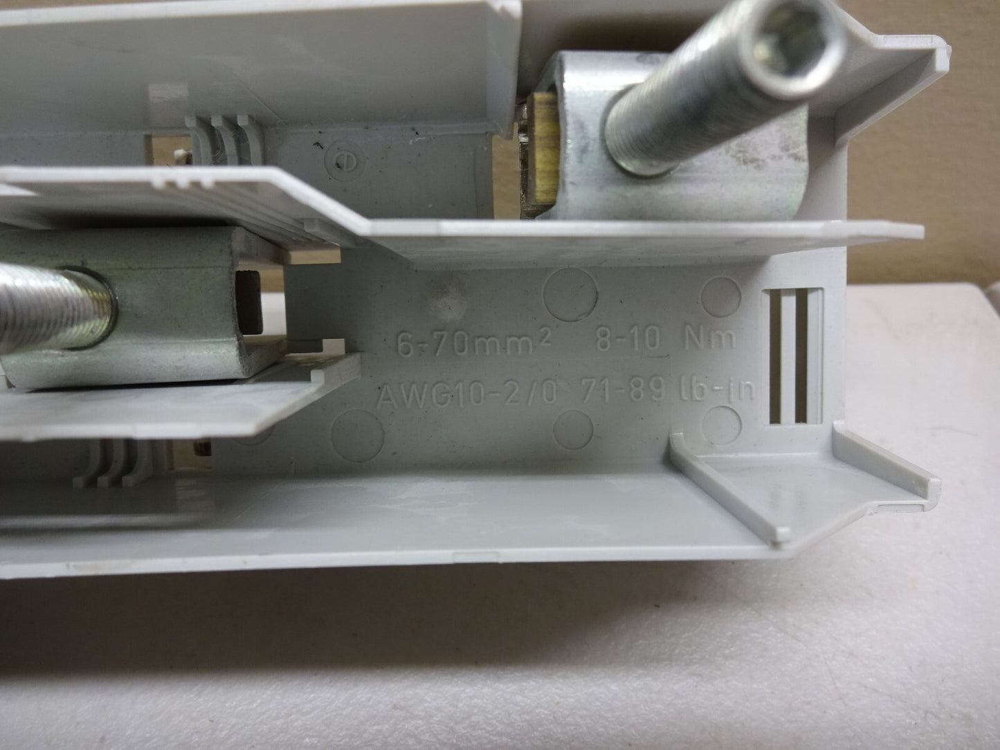WOHNER 22-0829 CONNECTOR TERMINAL 3 POLE / 6-70MM2 AWG10-2/0 / 71-89 LB IN