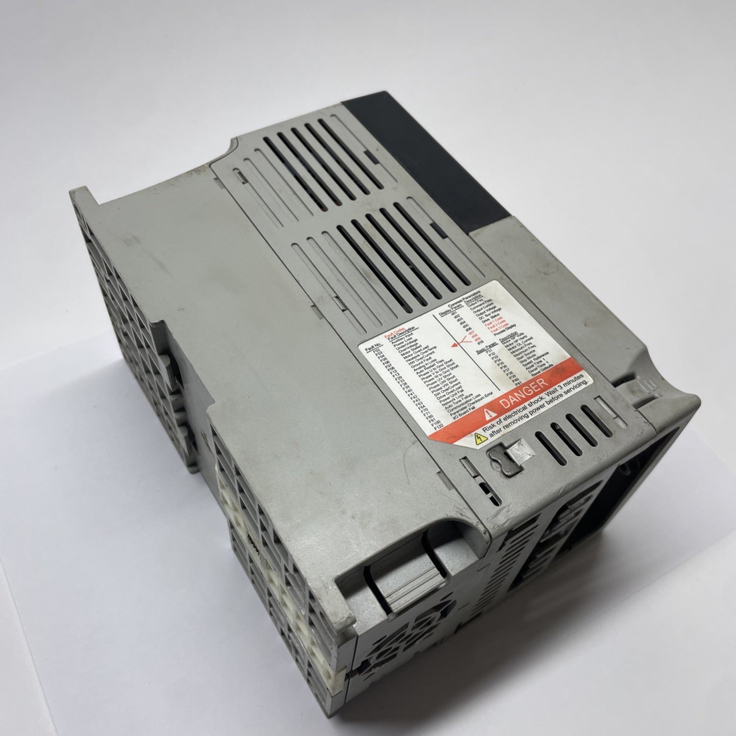 Allen-Bradley 22A-D6P0N104 /A PowerFlex 4 AC Drive 480 VAC 3PH 2.2kW / 3HP