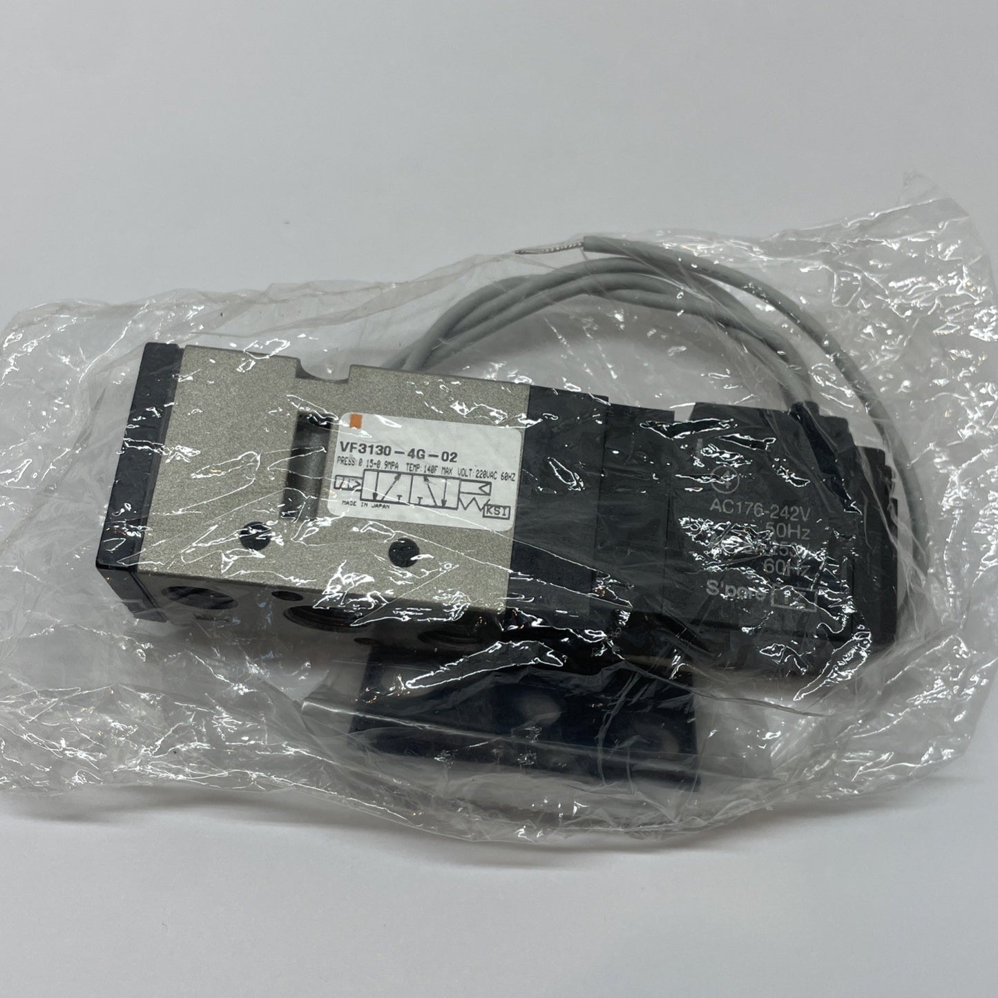 SMC VF3130-4G-02 Solenoid Valve, 4/5 Port Pilot-Operated Pneumatic Valve