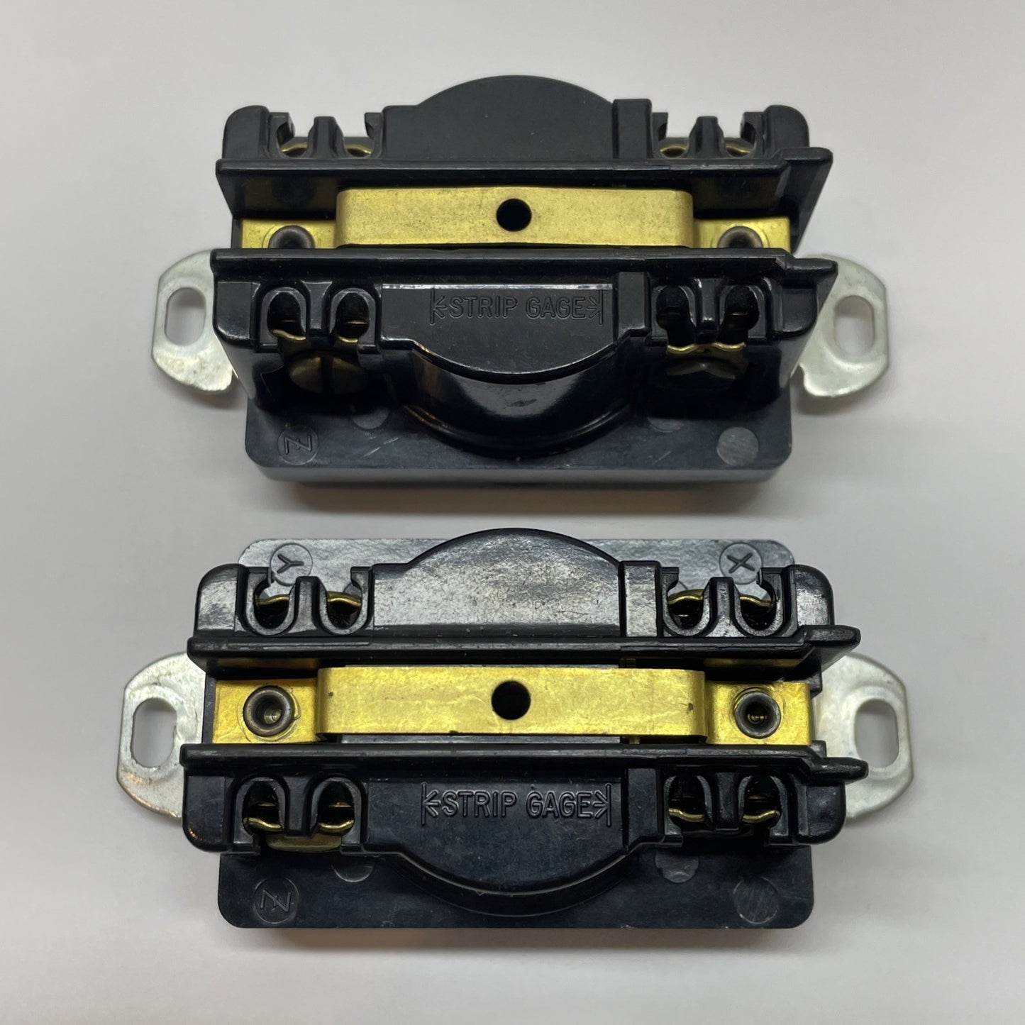 (LOT OF 2) HUBBELL 2430A TWIST-LOCK RECEPTACLE 20A 480V 3 Pole 4 Wire