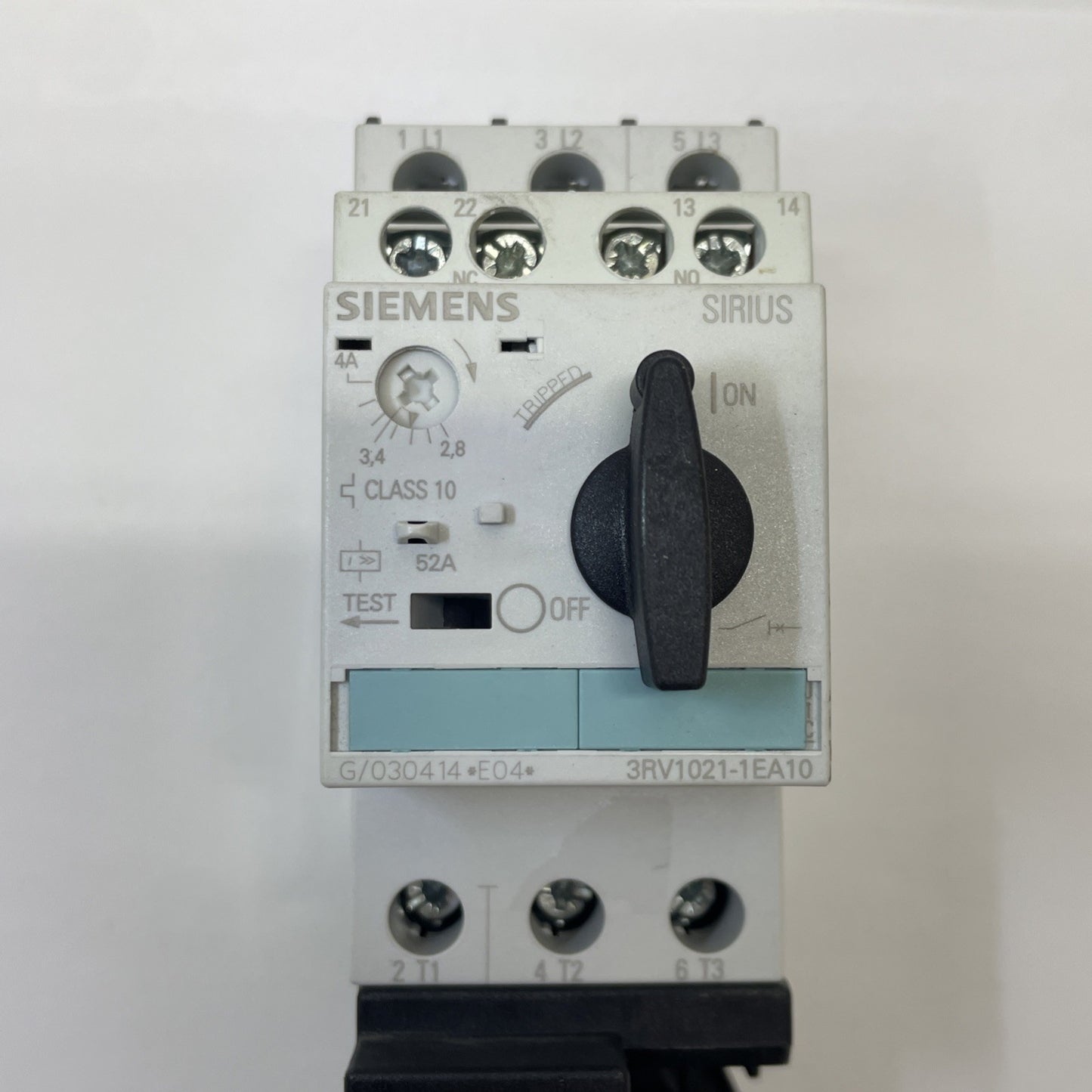 SIEMENS 3RV1021-1EA10 SIRIUS MANUAL MOTOR STARTER WITH 3RT1017-1AK61 CONTACTOR