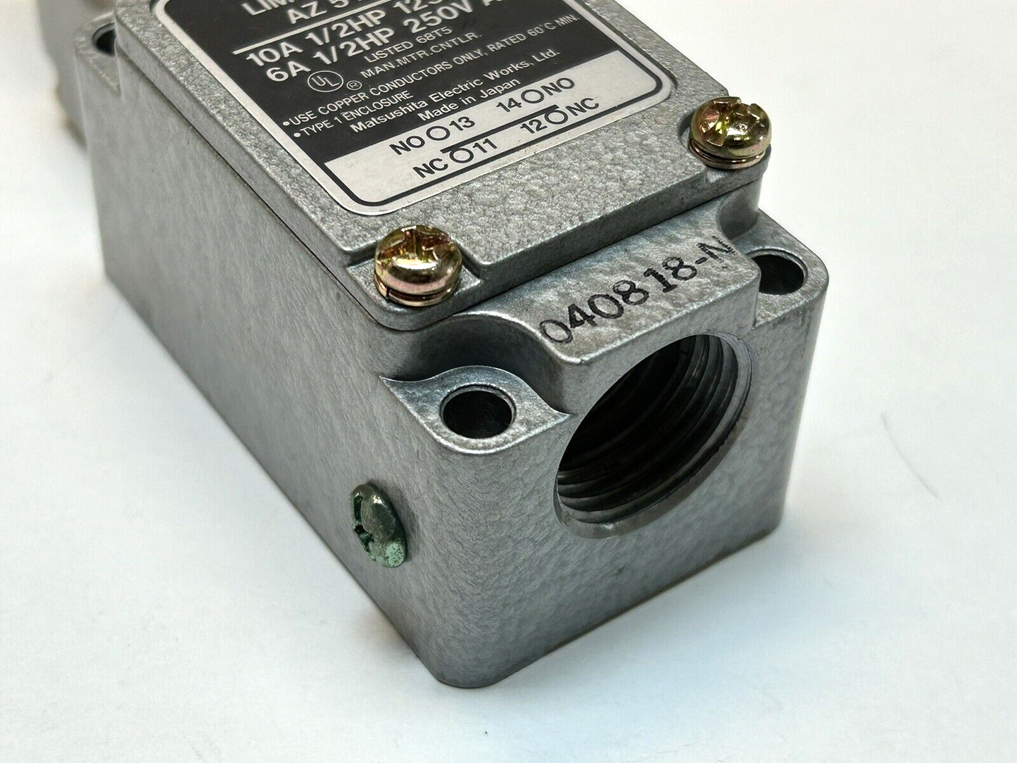 NAIS AZ51249 / LIMIT SWITCH 10A 6A 1/2HP 125VAC 250VAC / NEW NO BOX