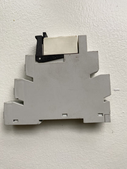 ALLEN BRADLEY 700-HLT12 TERMINAL BLOCK WITH 700-TBR2110 RELAY / SERIES A